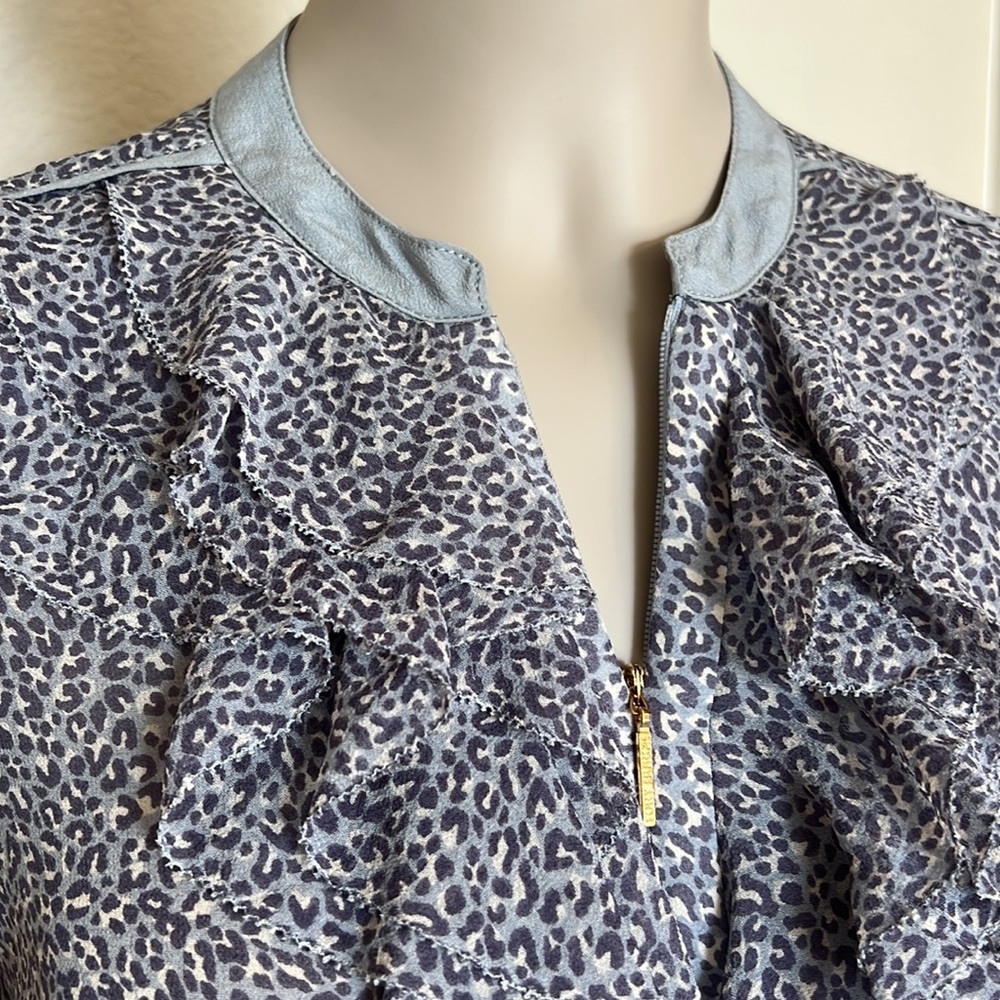 Tory Burch Silk Leopard Print Ruffle Front
Blouse, size 2 womens - Picture 2 of 12